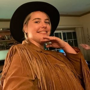 Meet your Posher, Emily